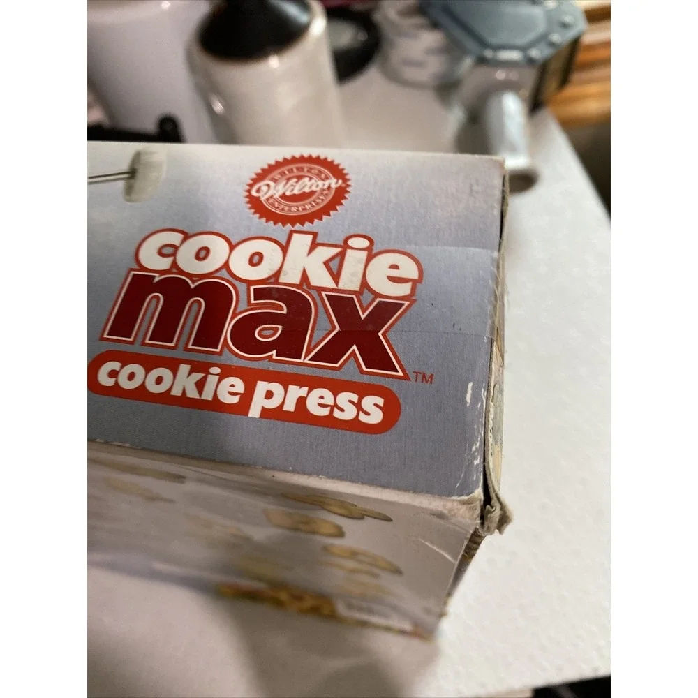 Wilton Cookie Max Cookie Press 2104-4003 Ergonomic 12 Discs New In‎ Worn Box